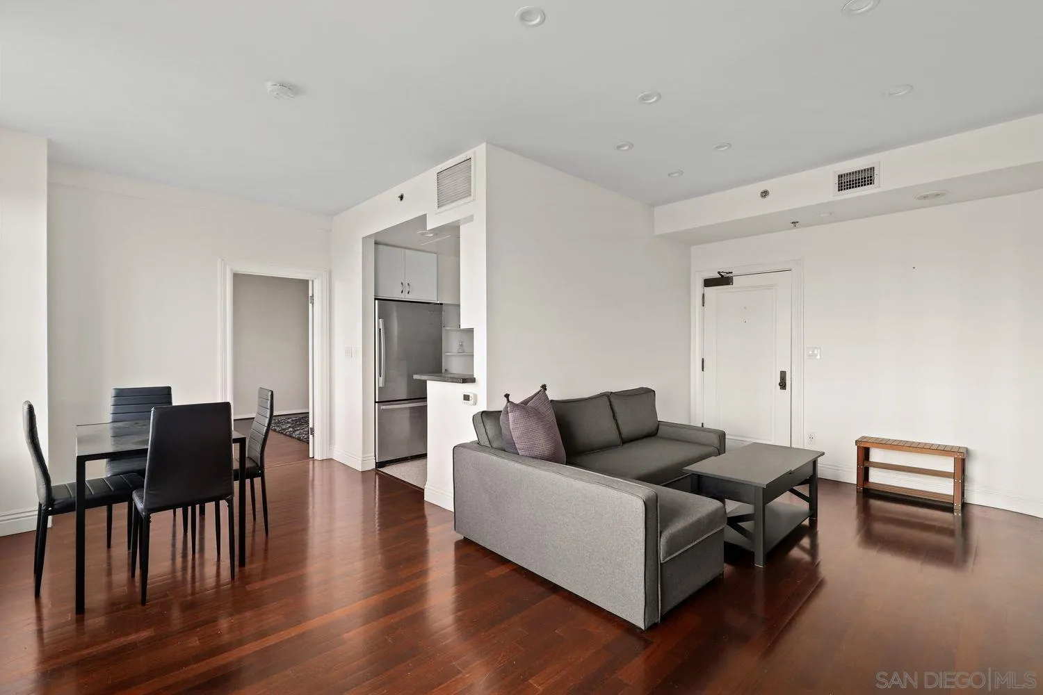 Photo #5: 240006295 Listing 