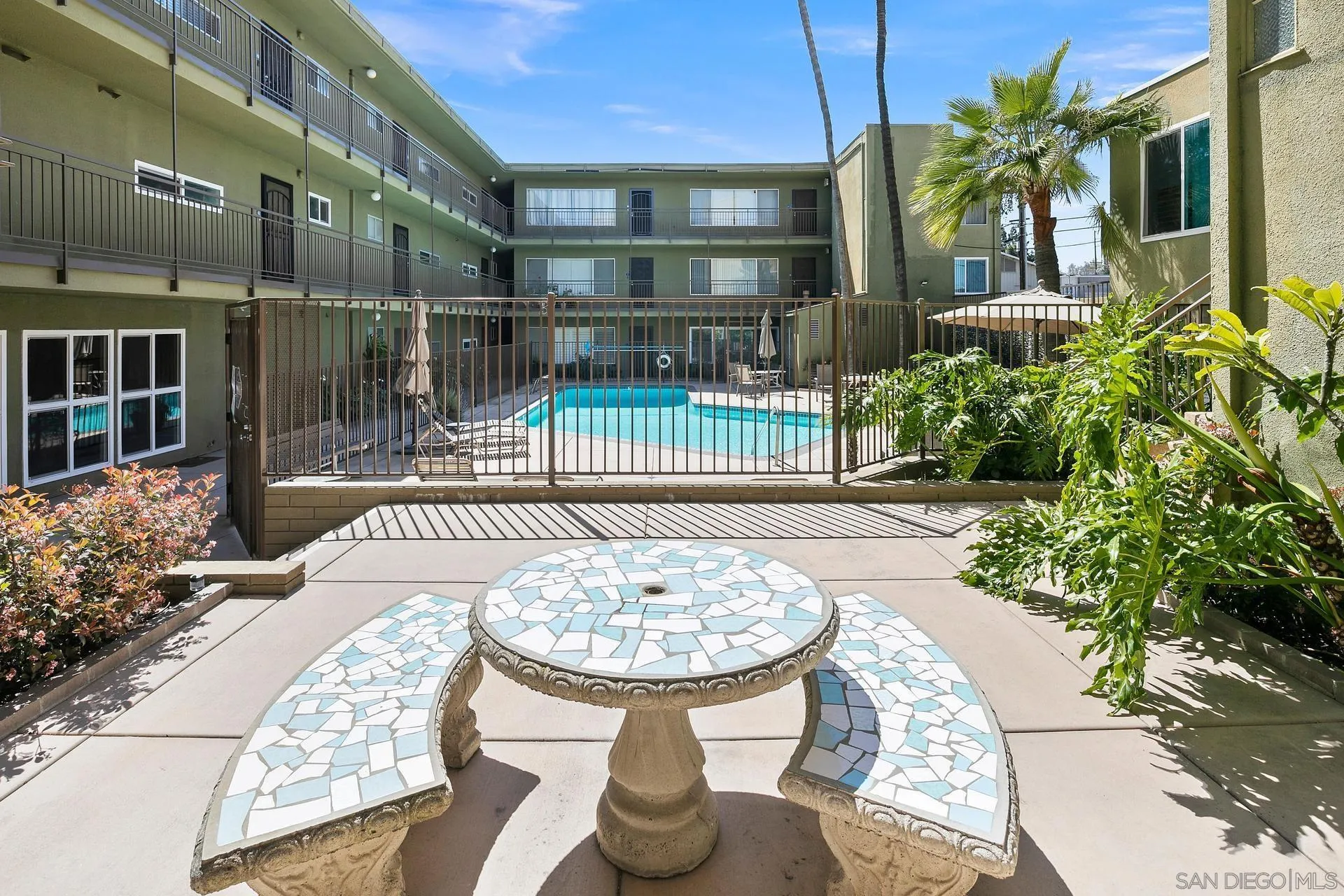 Photo #4: 240007420 Listing 