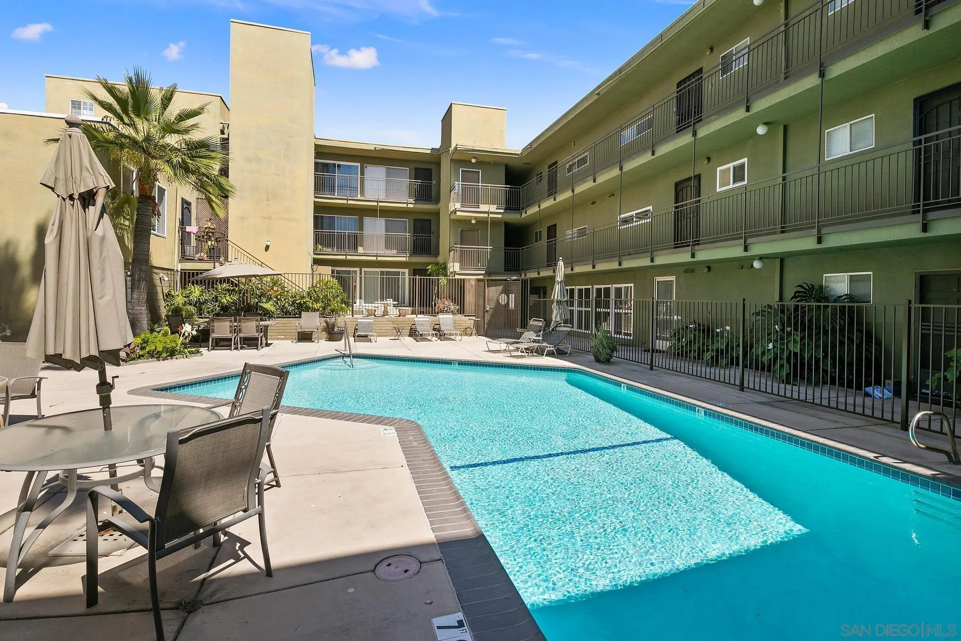 Photo #3: 240007420 Listing 