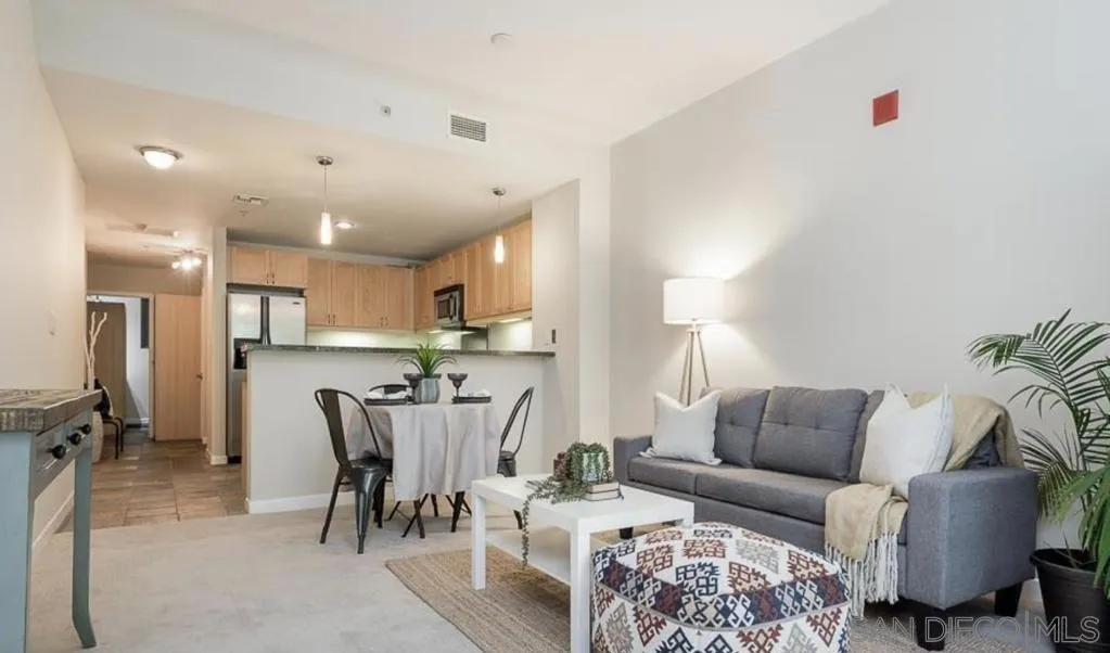 Photo #2: 240007800 Listing 