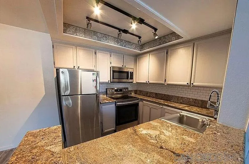 Photo #2: 240008257 Listing 