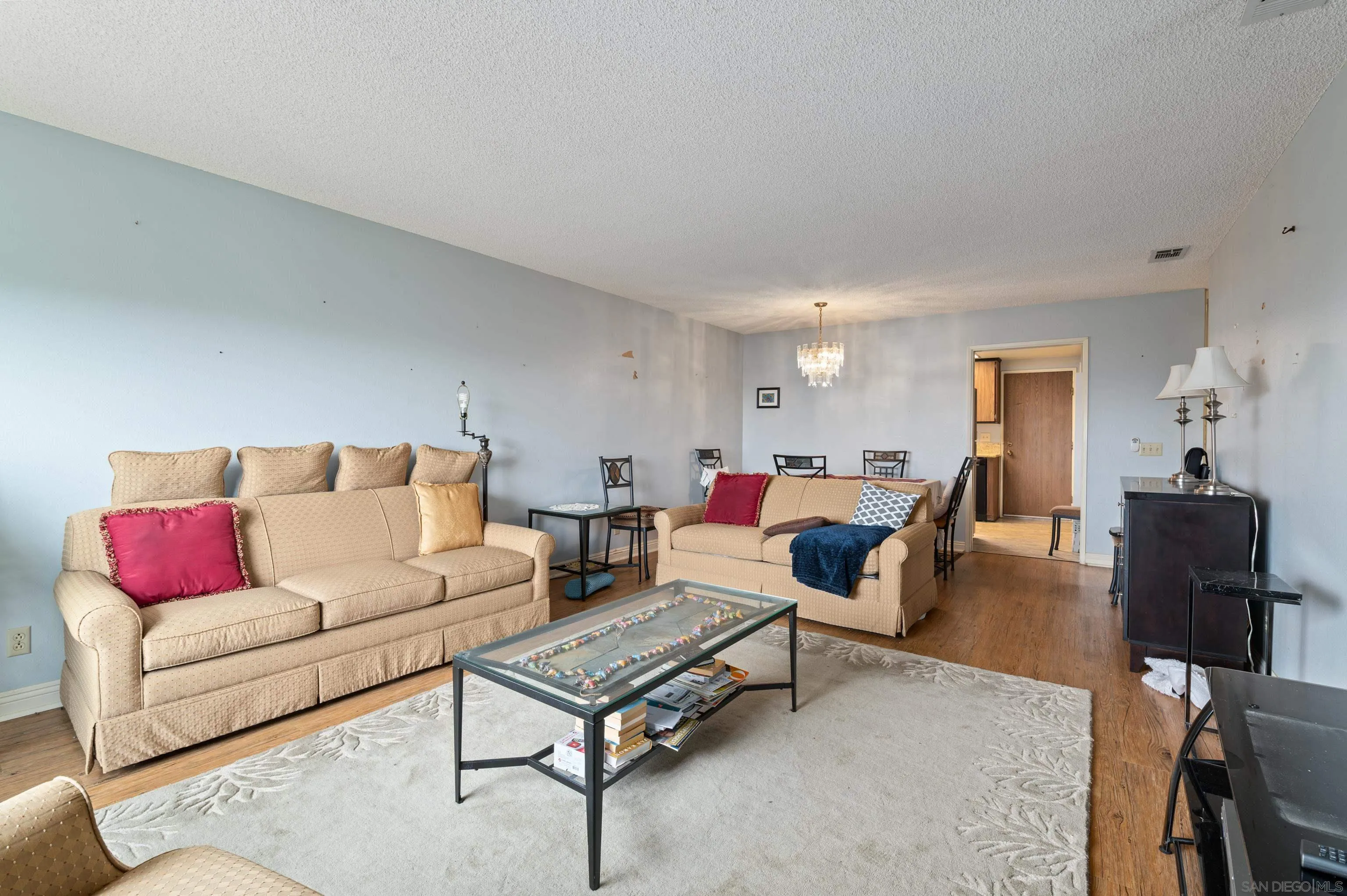 Photo #5: 240009919 Listing 