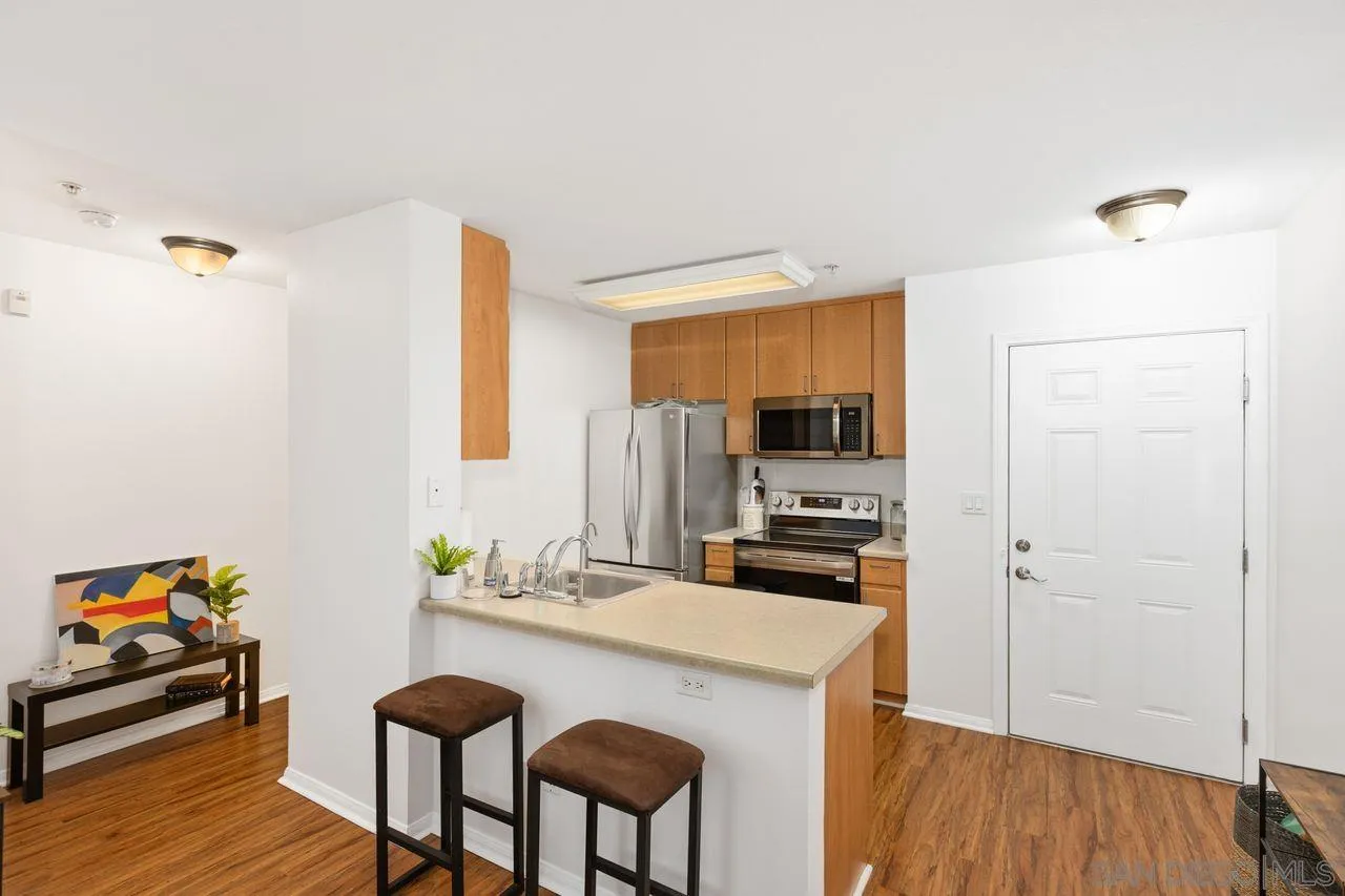 Photo #4: 240010410 Listing 