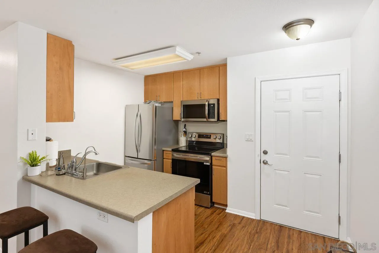 Photo #5: 240010410 Listing 
