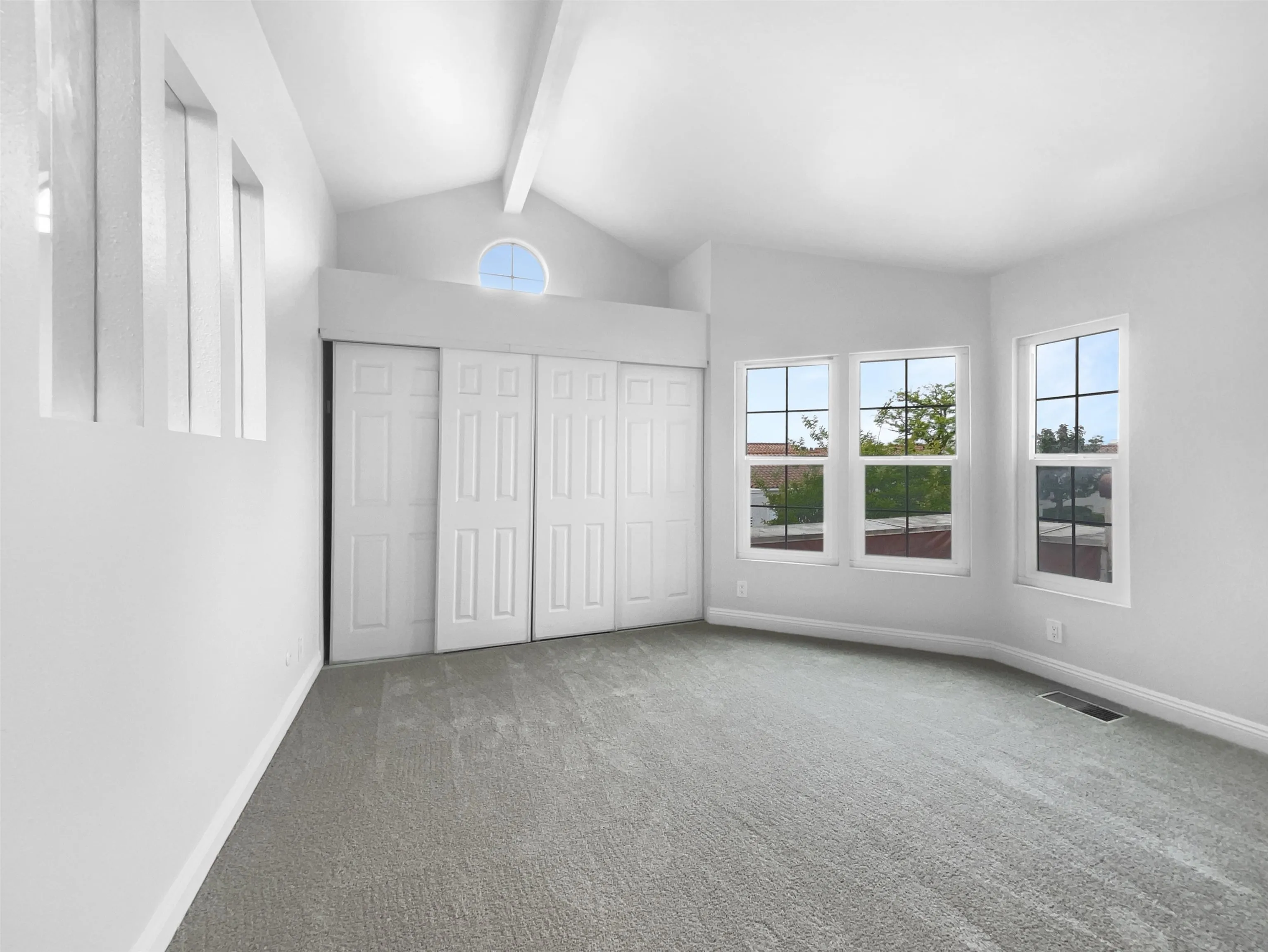 Photo #3: 240010880 Listing 