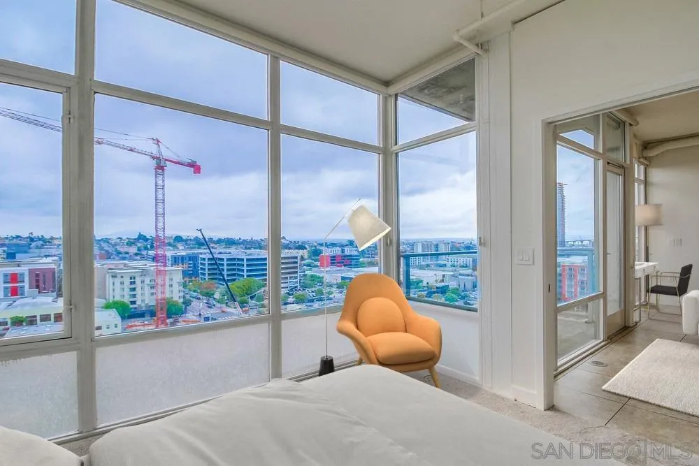 Photo #6: 240010957 Listing 