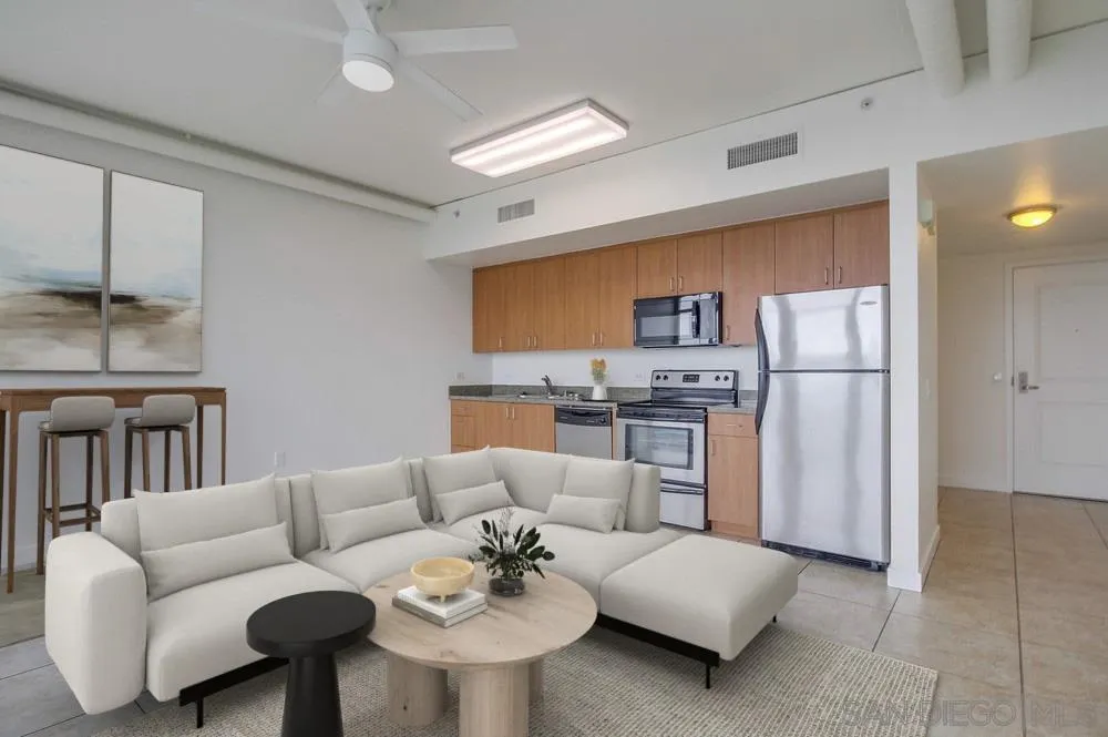 Photo #3: 240010957 Listing 