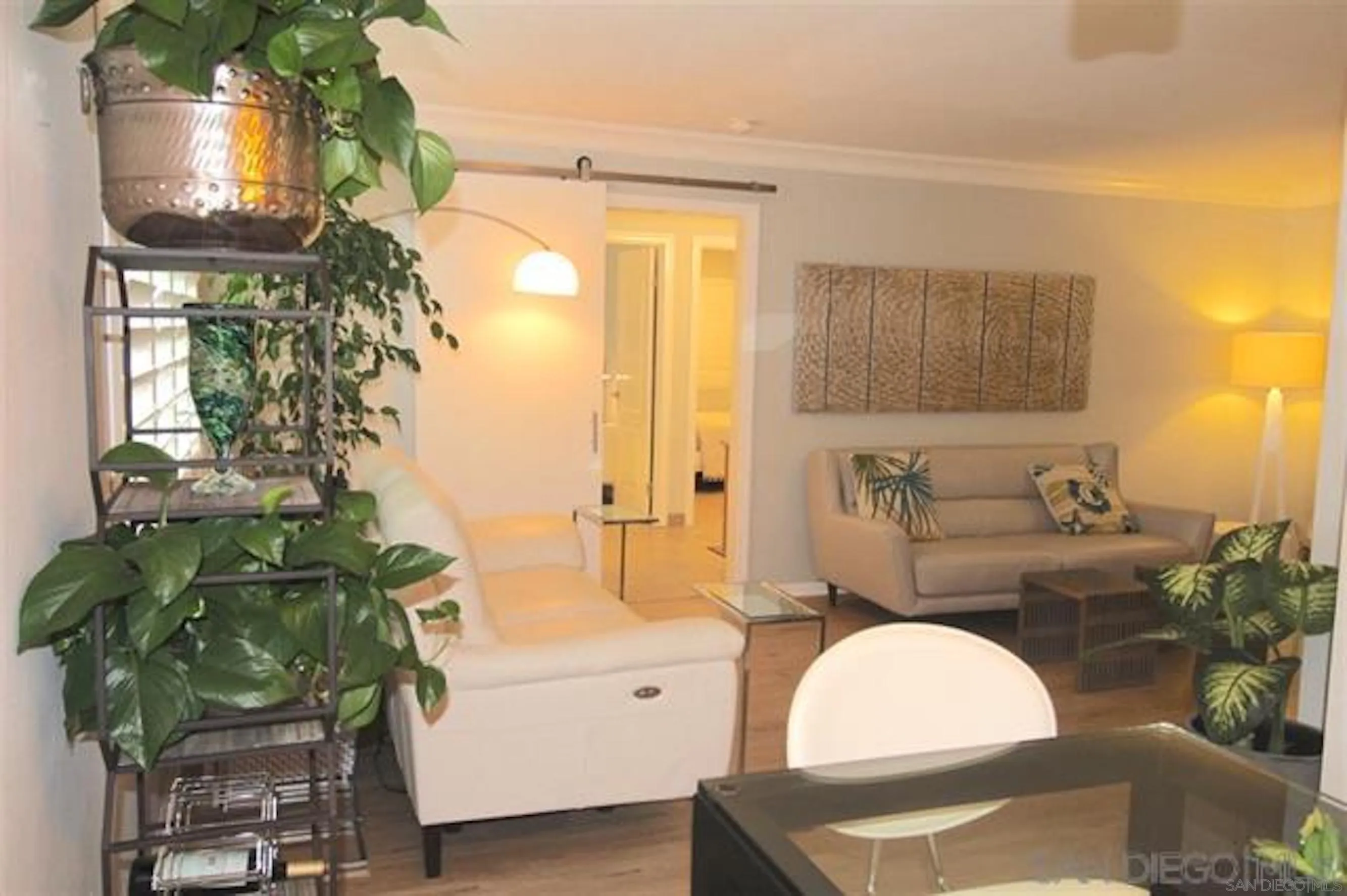Photo #4: 240011049 Listing 