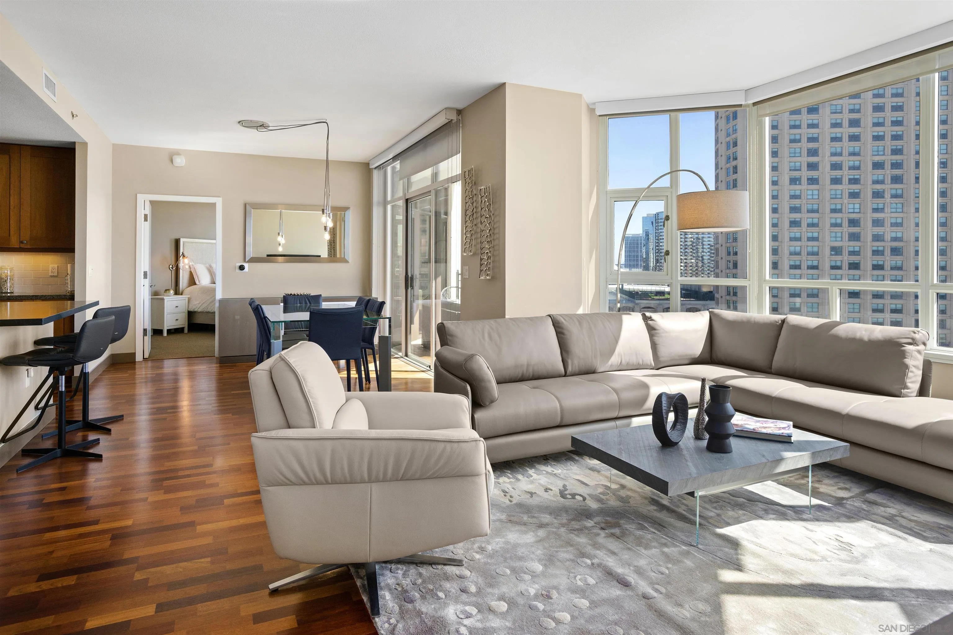 Photo #6: 240011555 Listing 