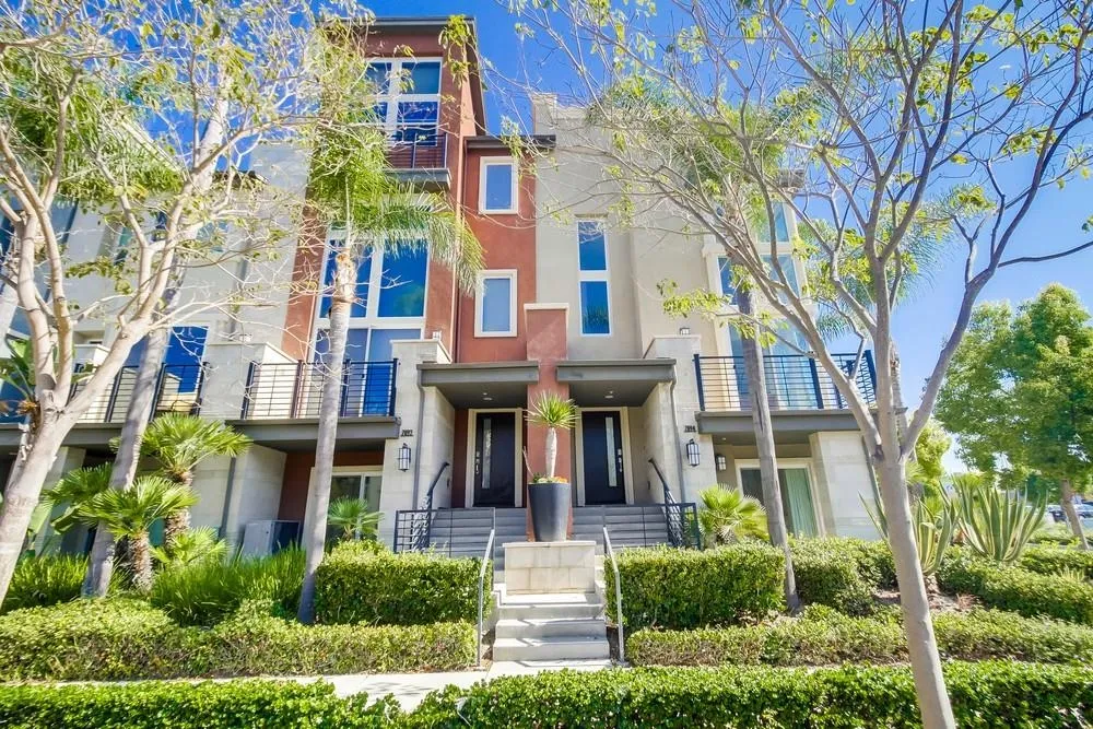 Photo #2: 240011822 Listing 