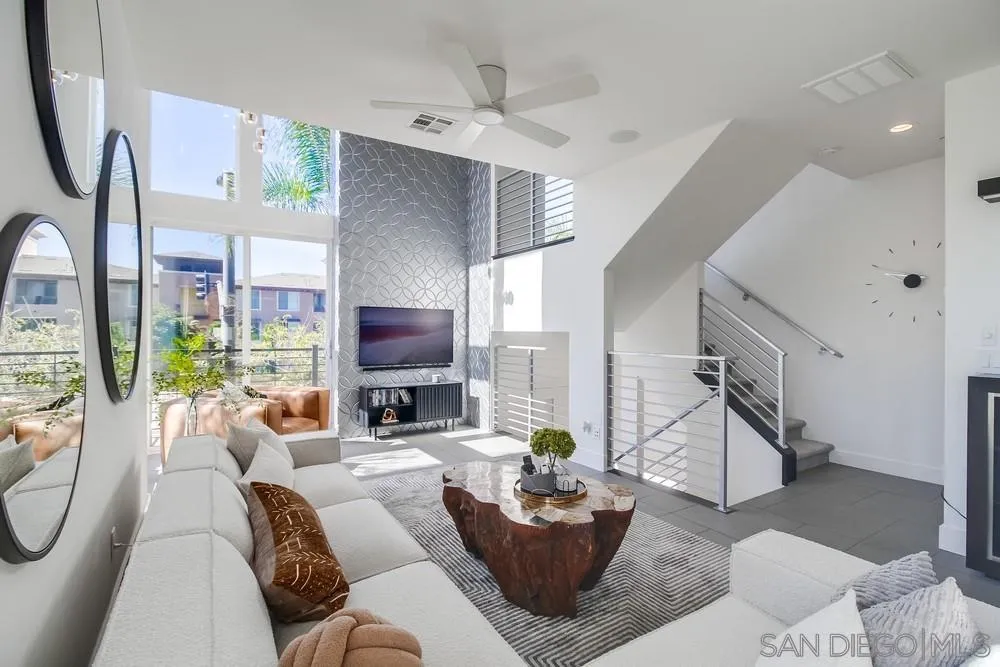 Photo #5: 240011822 Listing 