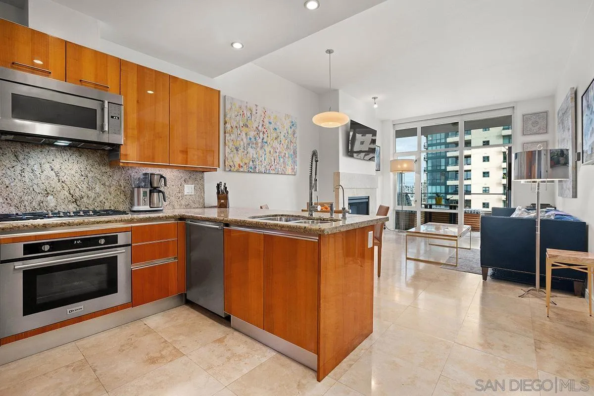 Photo #2: 240012109 Listing 
