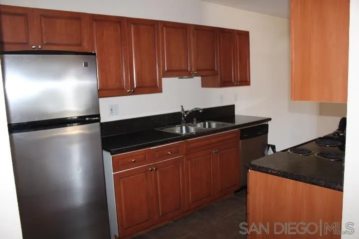Photo #5: 240012460 Listing 
