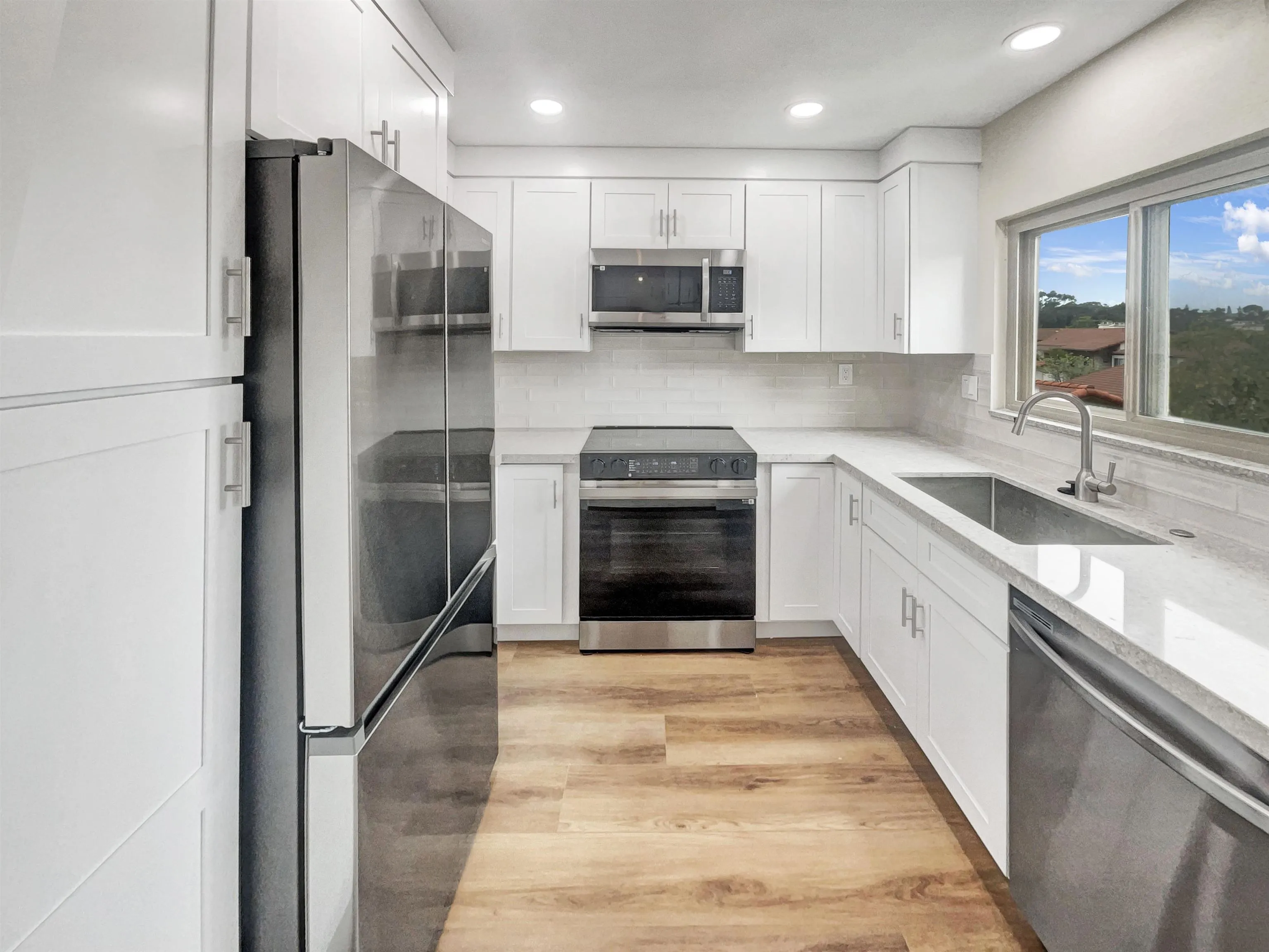 Photo #6: 240012517 Listing 
