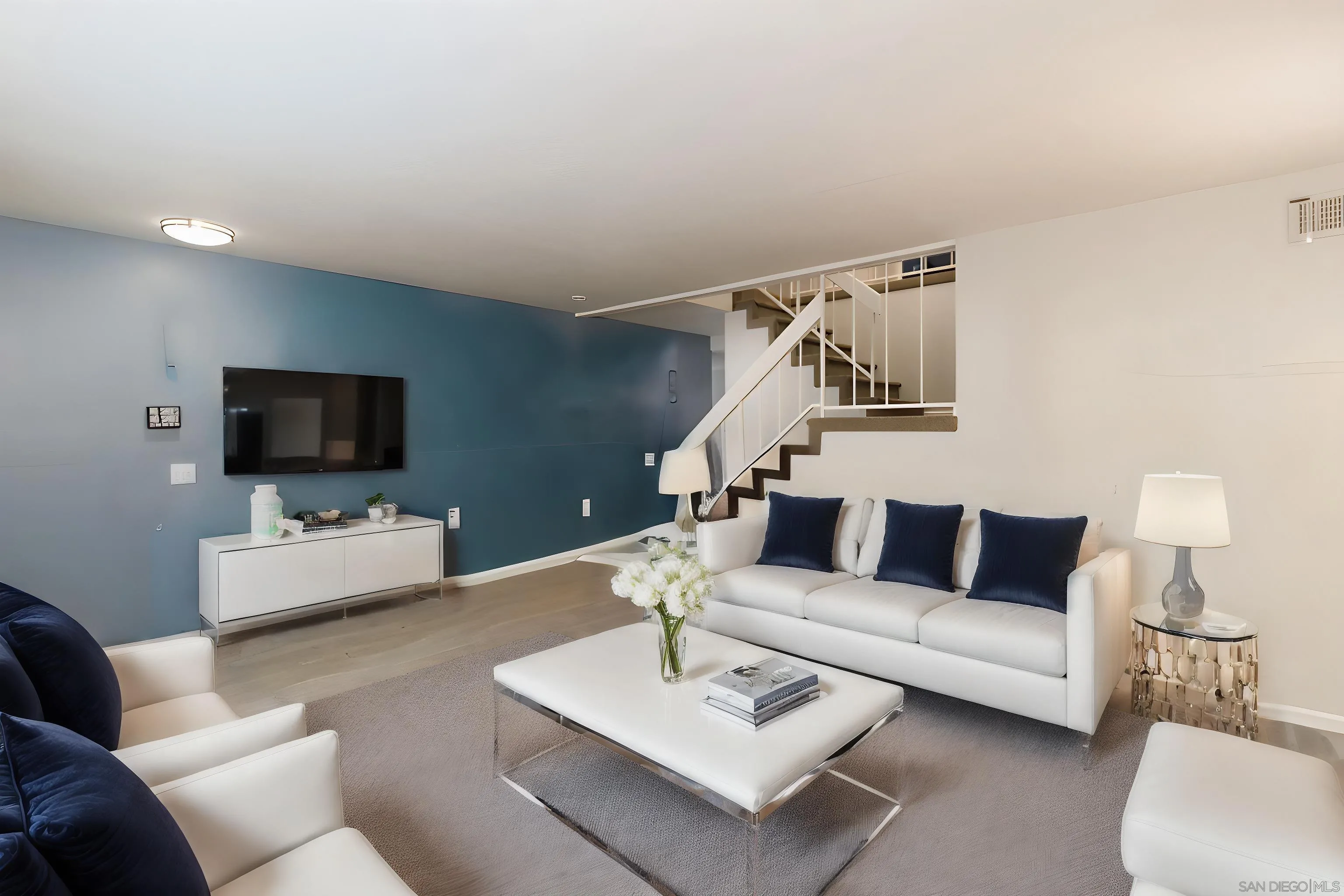 Photo #6: 240012524 Listing 