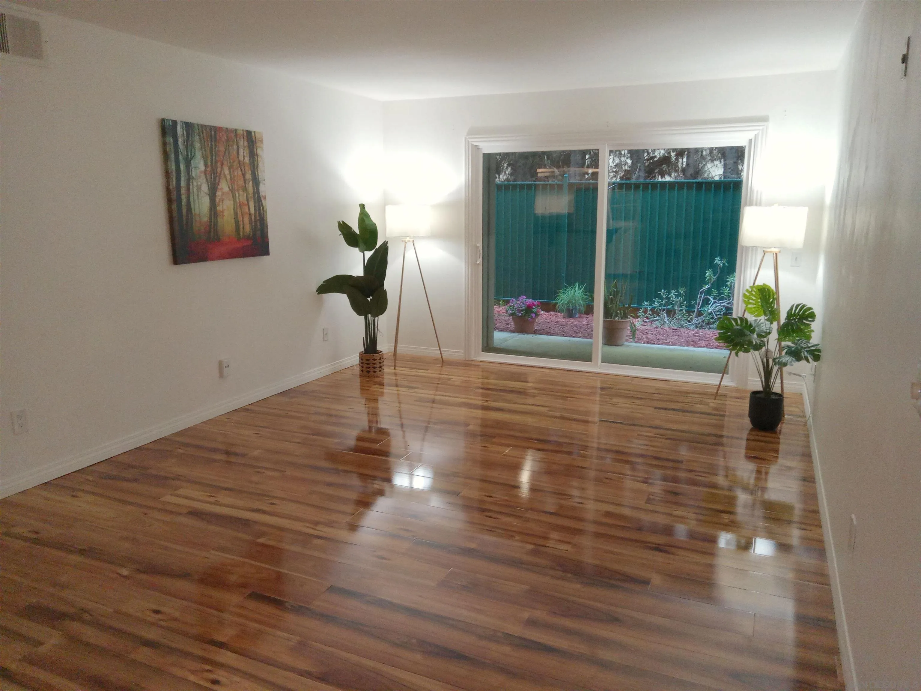 Photo #5: 240012544 Listing 