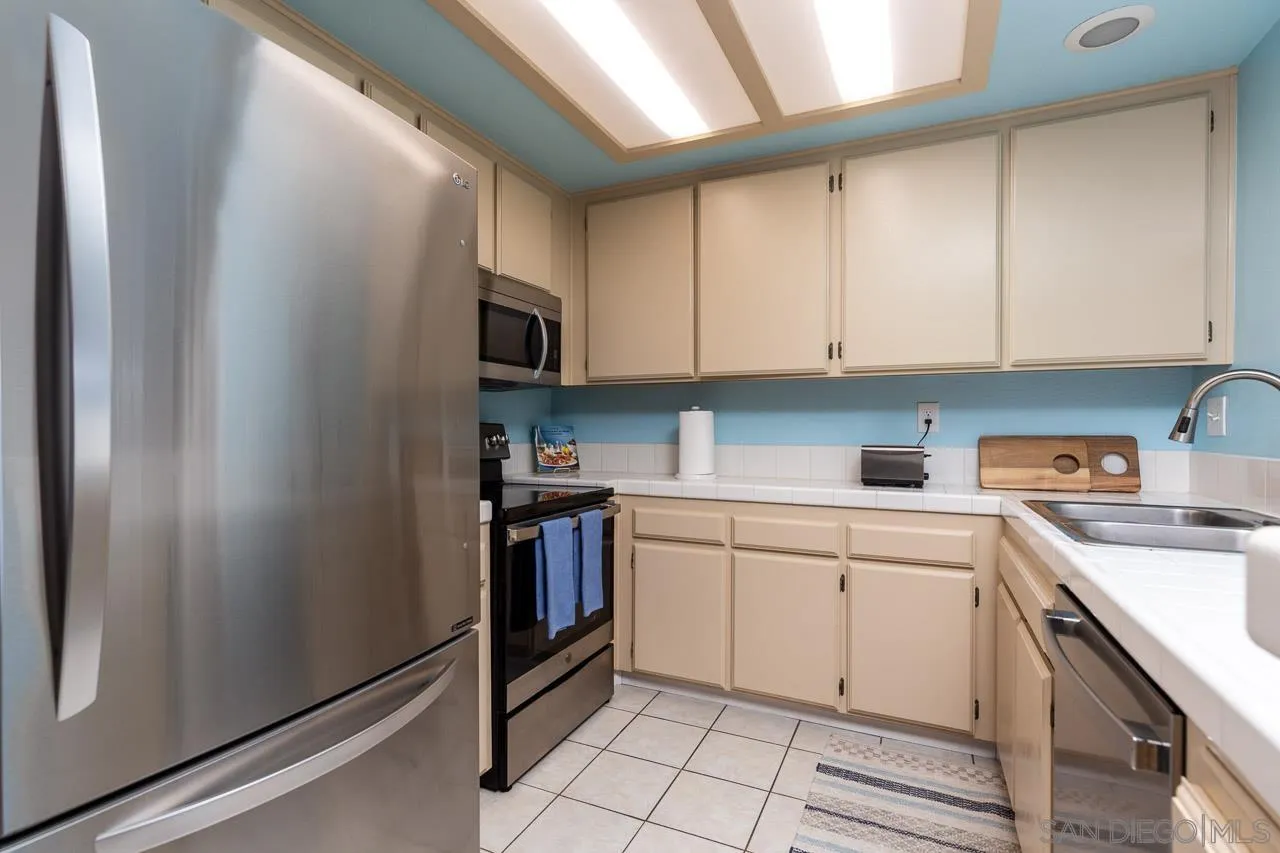 Photo #5: 240012648 Listing 