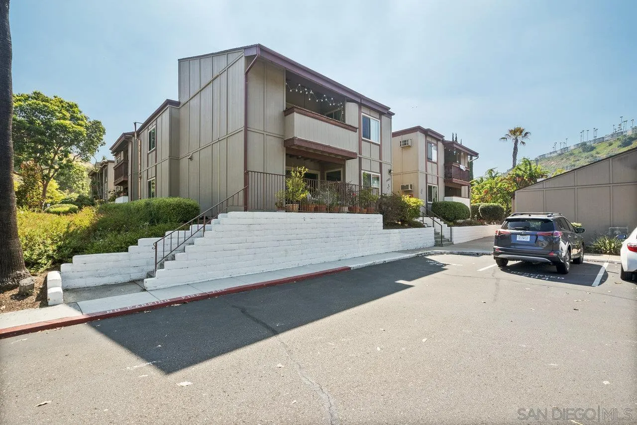 Photo #3: 240013489 Listing 
