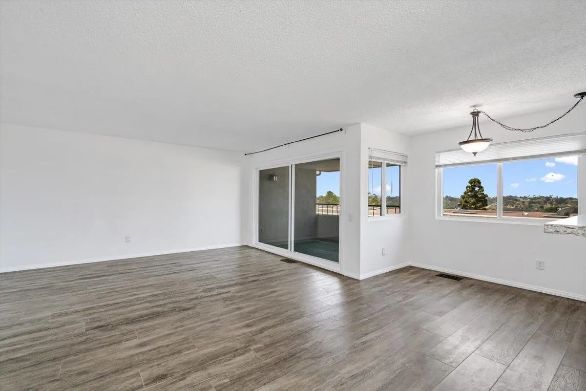 Photo #6: 240013510 Listing 