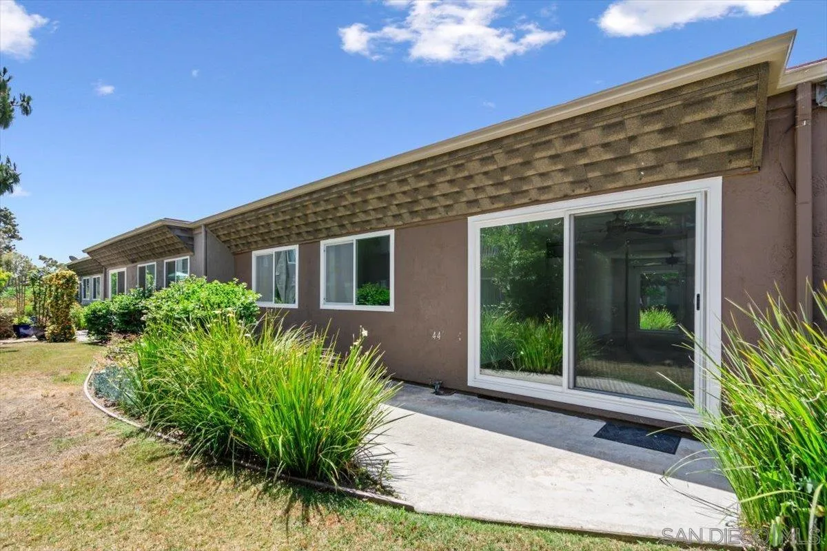 Photo #3: 240013510 Listing 