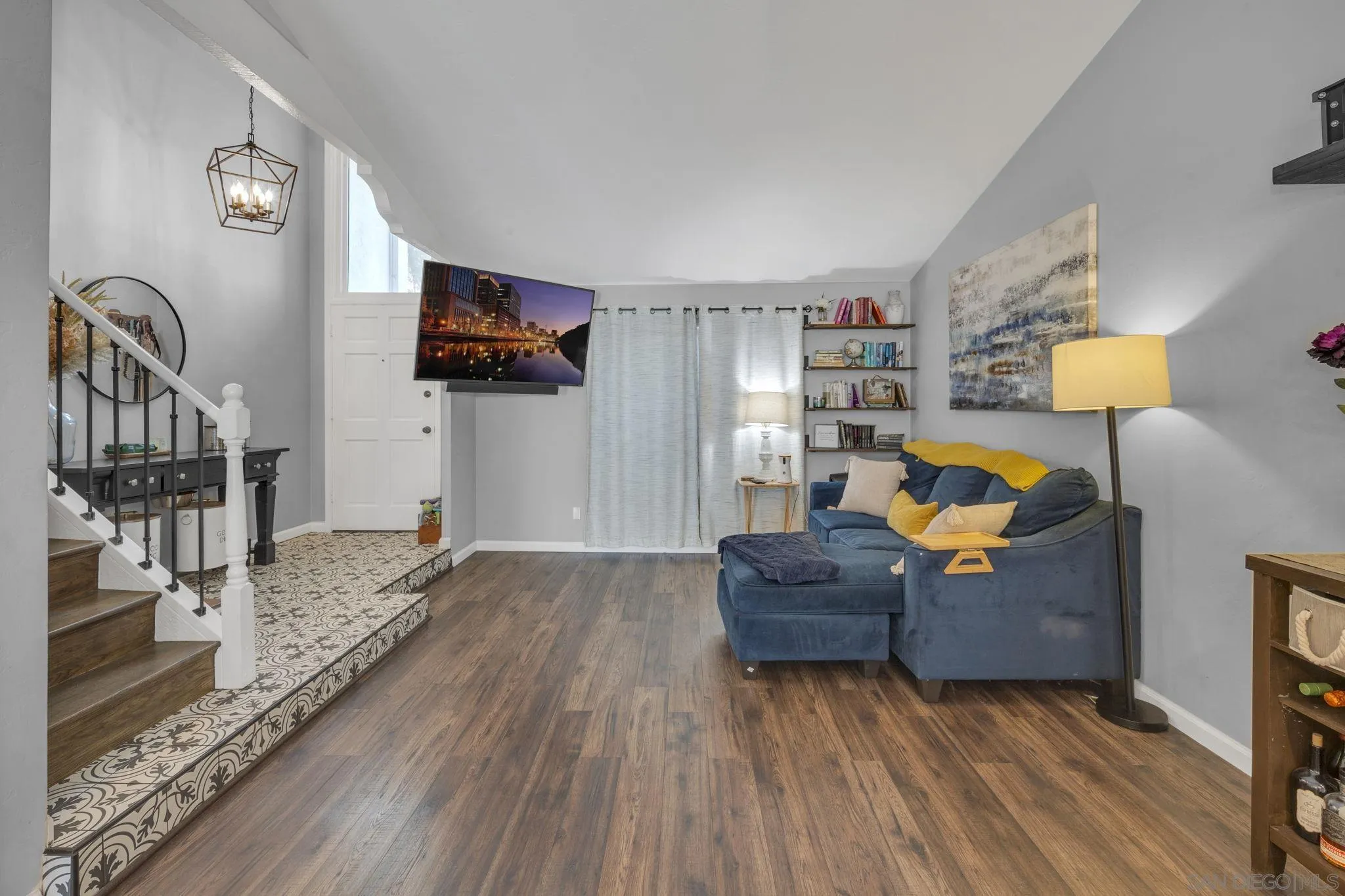 Photo #5: 240013596 Listing 