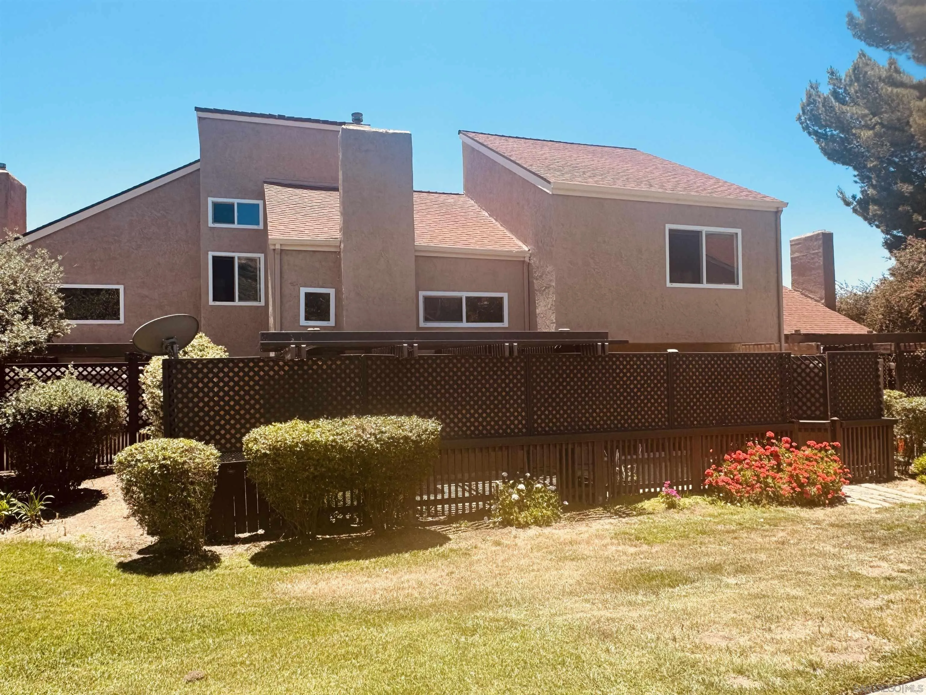 Photo #3: 240013678 Listing 