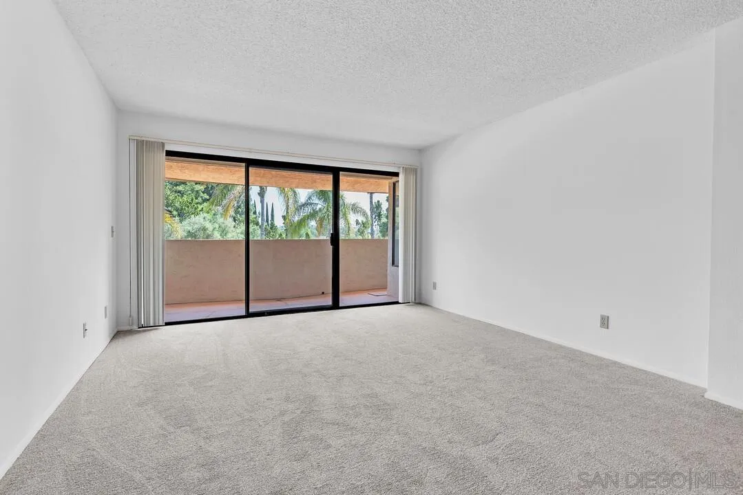 Photo #4: 240013998 Listing 