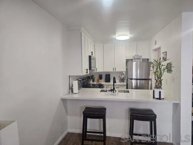 Photo #5: 240014115 Listing 