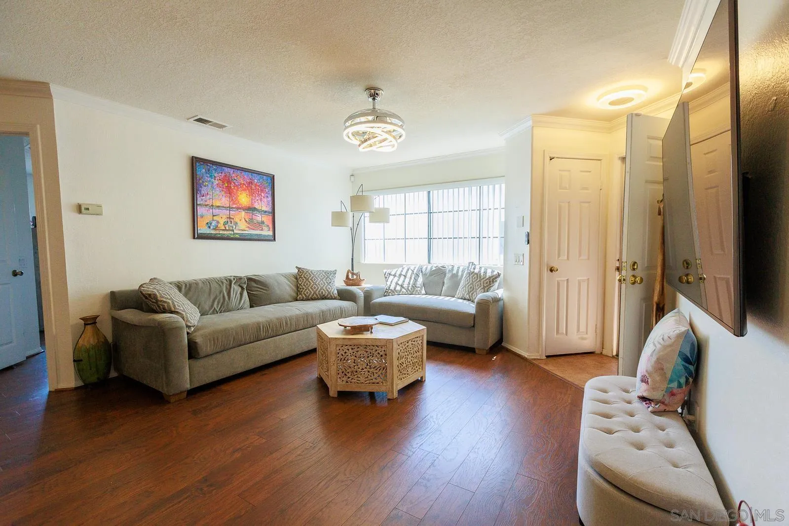 Photo #6: 240014302 Listing 