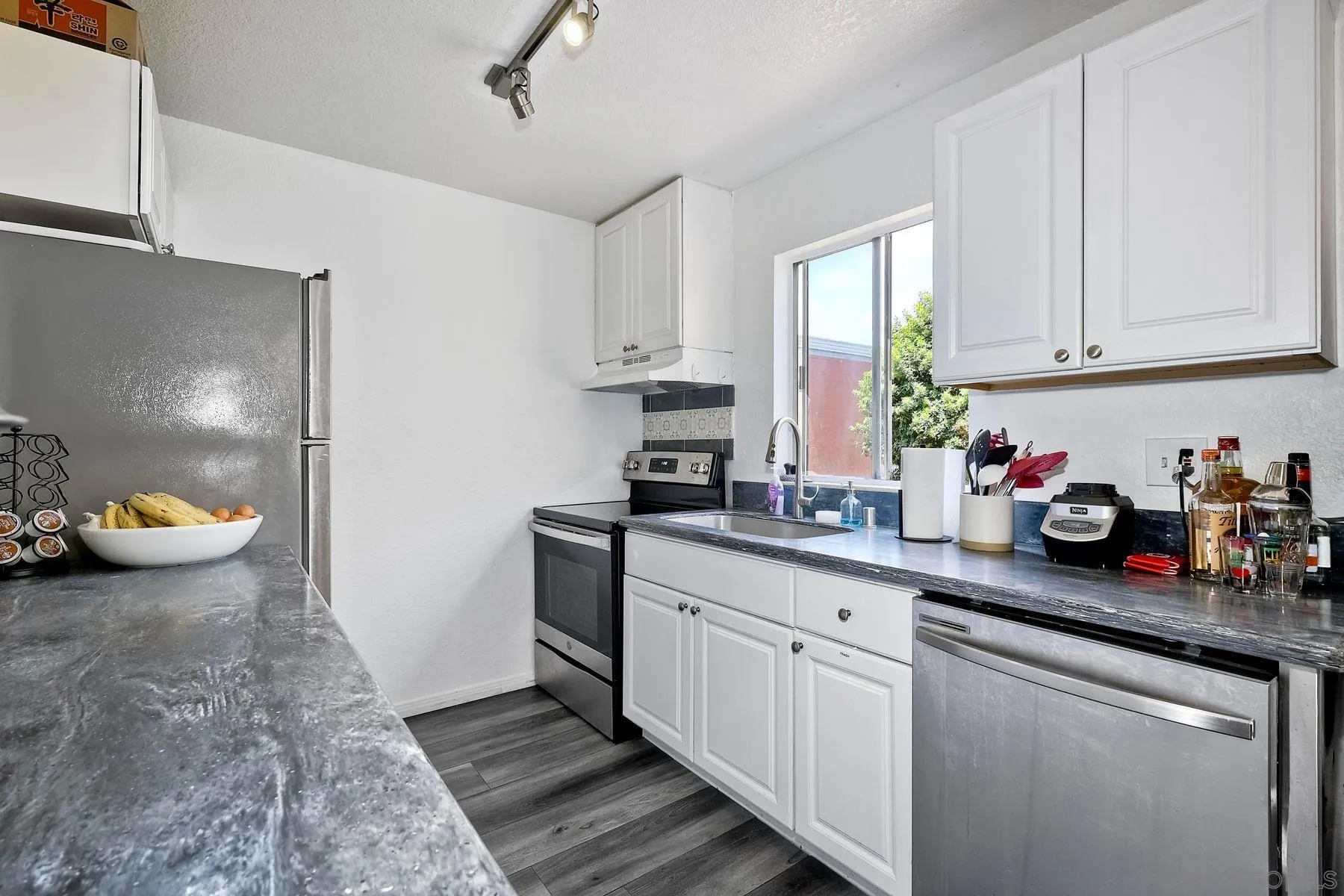 Photo #5: 240014338 Listing 