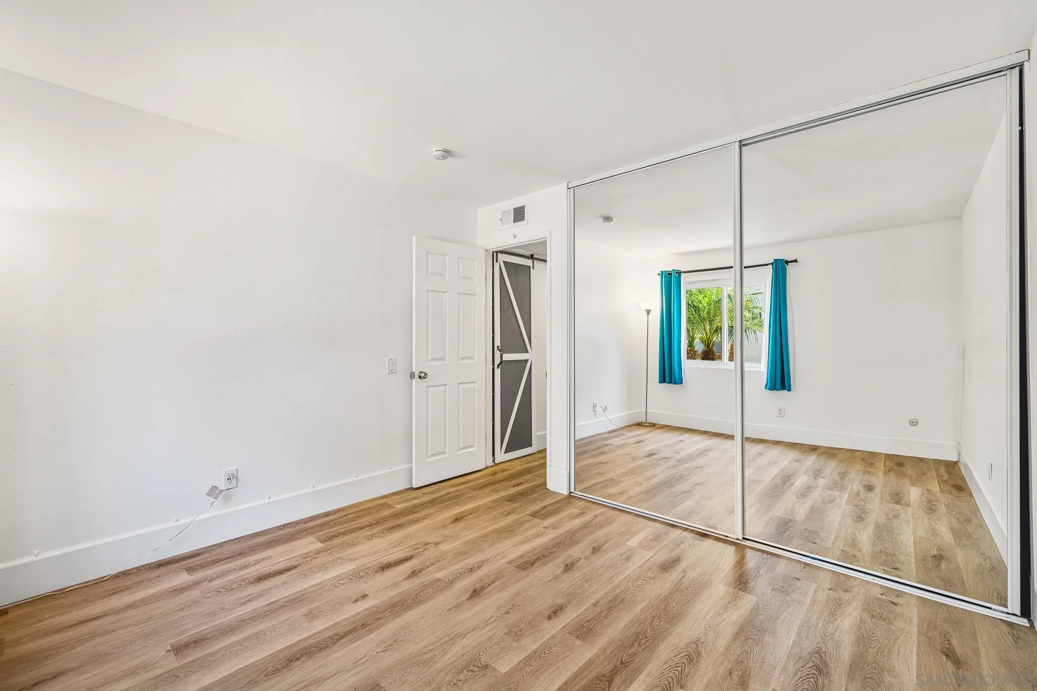 Photo #6: 240014776 Listing 