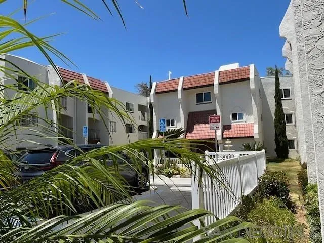 Photo #2: 240014857 Listing 