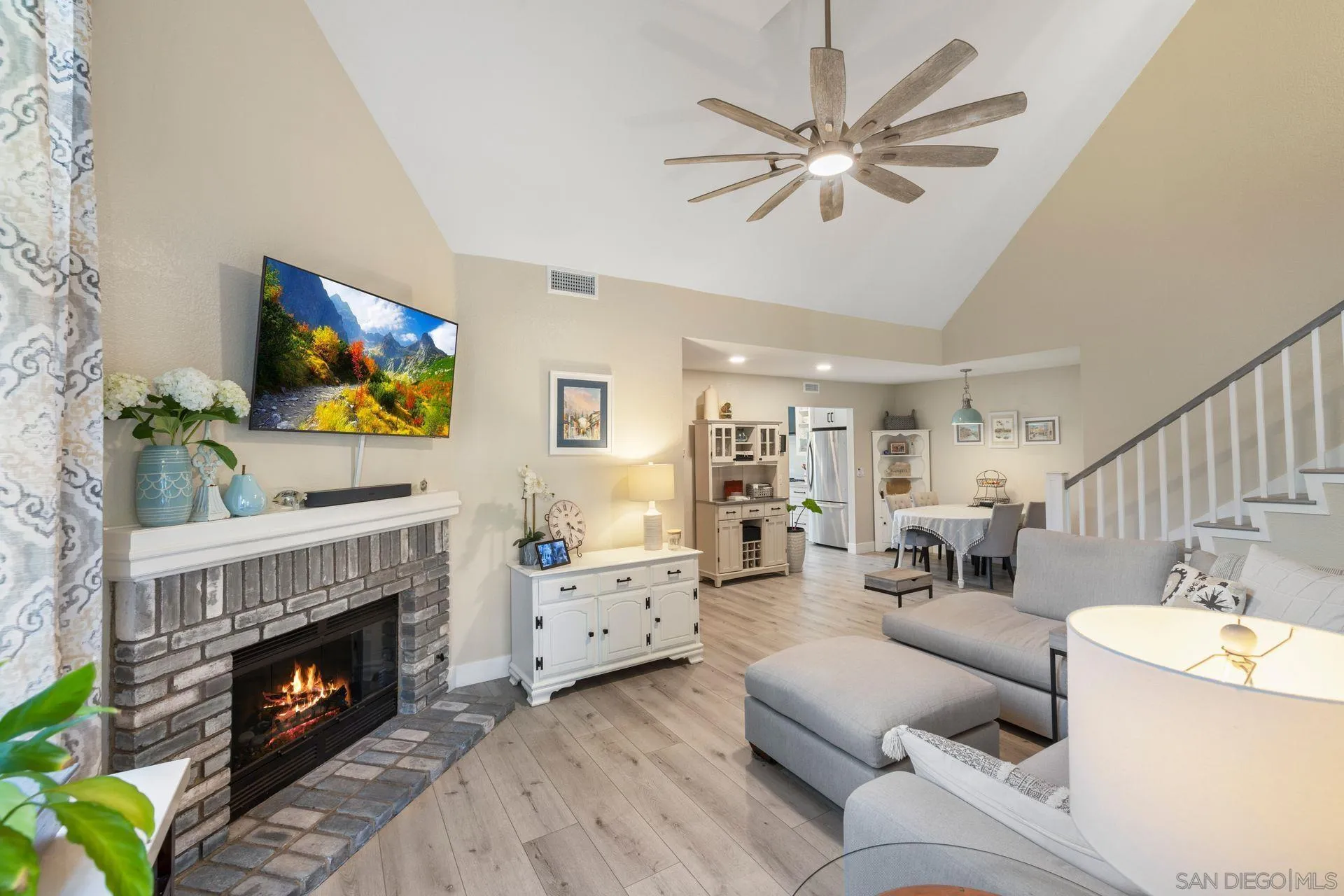 Photo #6: 240014865 Listing 