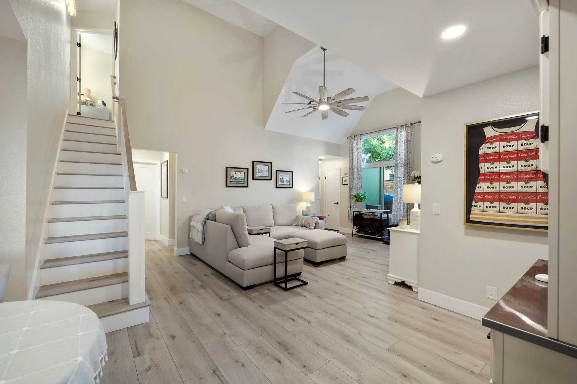 Photo #4: 240014865 Listing 