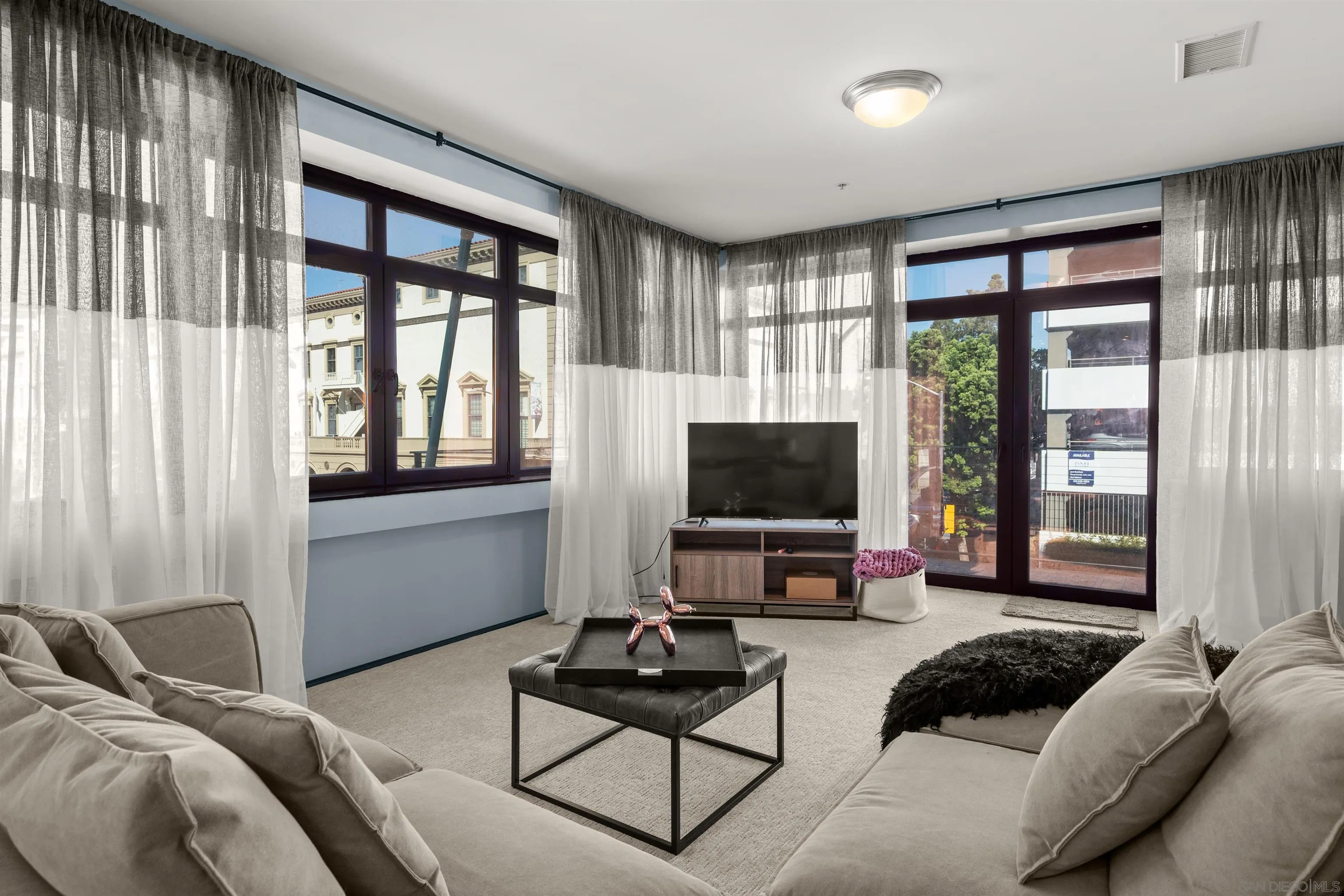 Photo #2: 240014880 Listing 