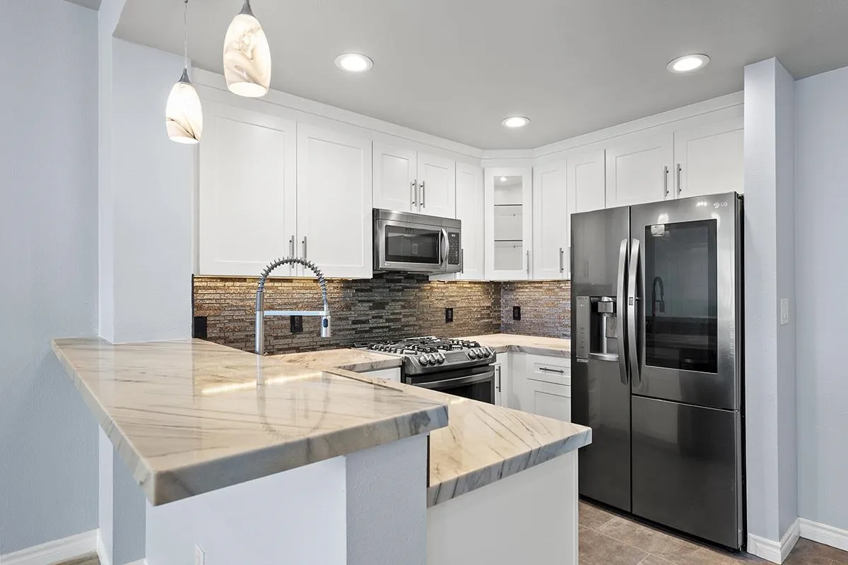 Photo #3: 240015298 Listing 