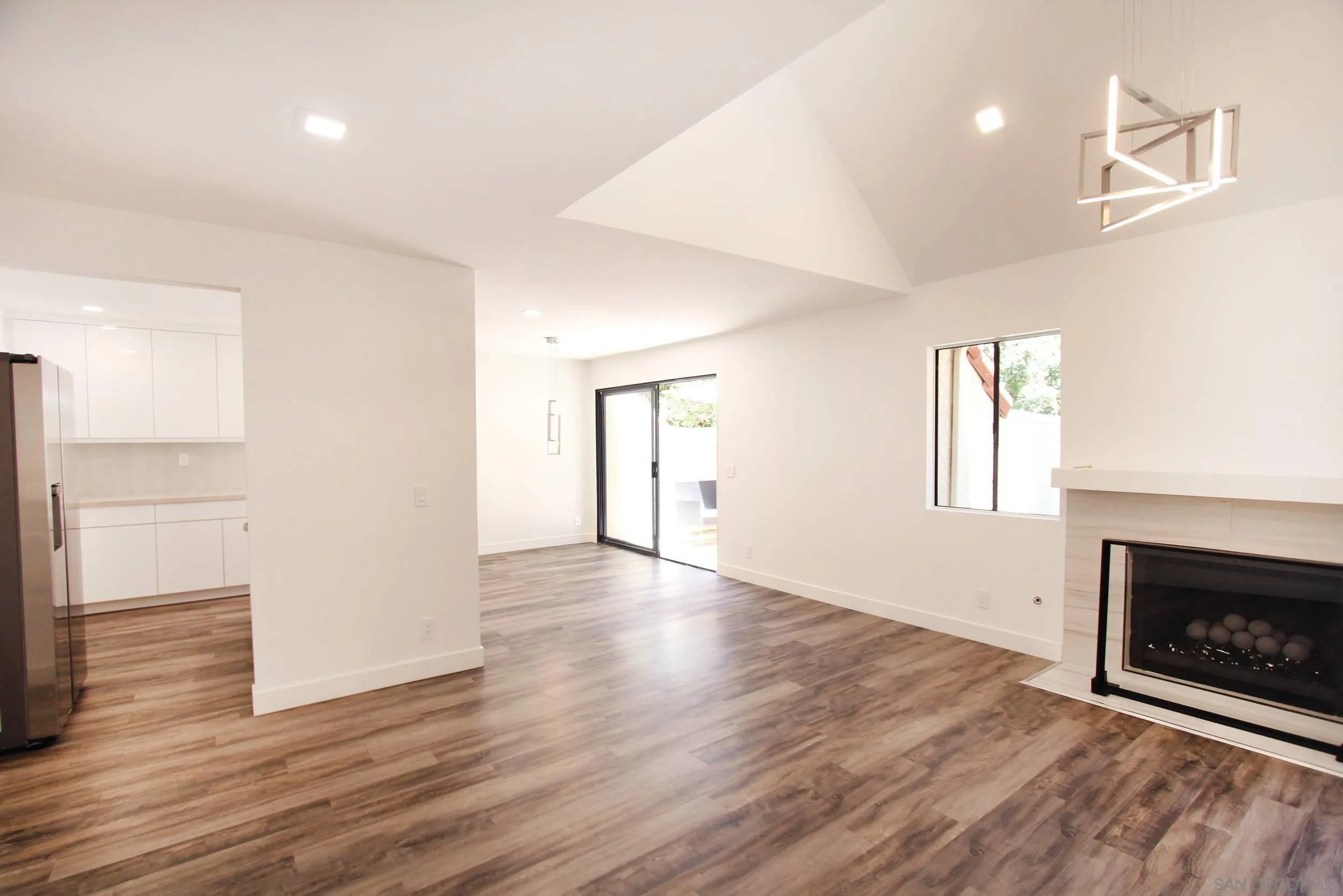 Photo #4: 240015362 Listing 
