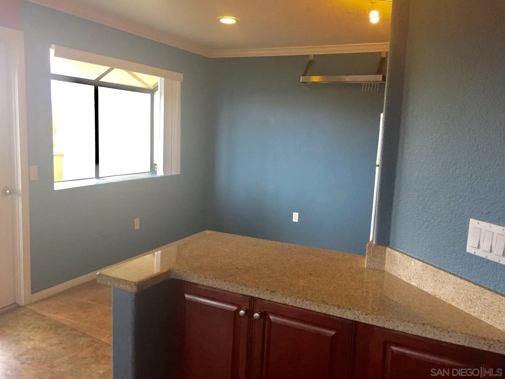 Photo #4: 240015513 Listing 