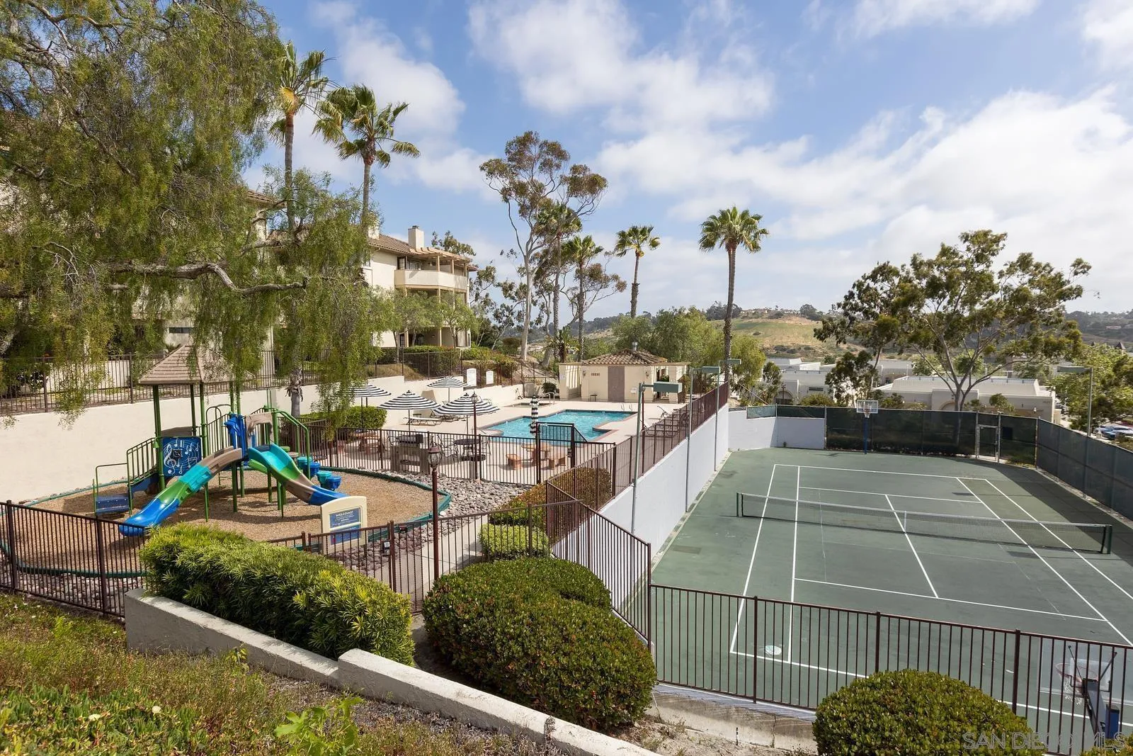 Photo #3: 240015513 Listing 
