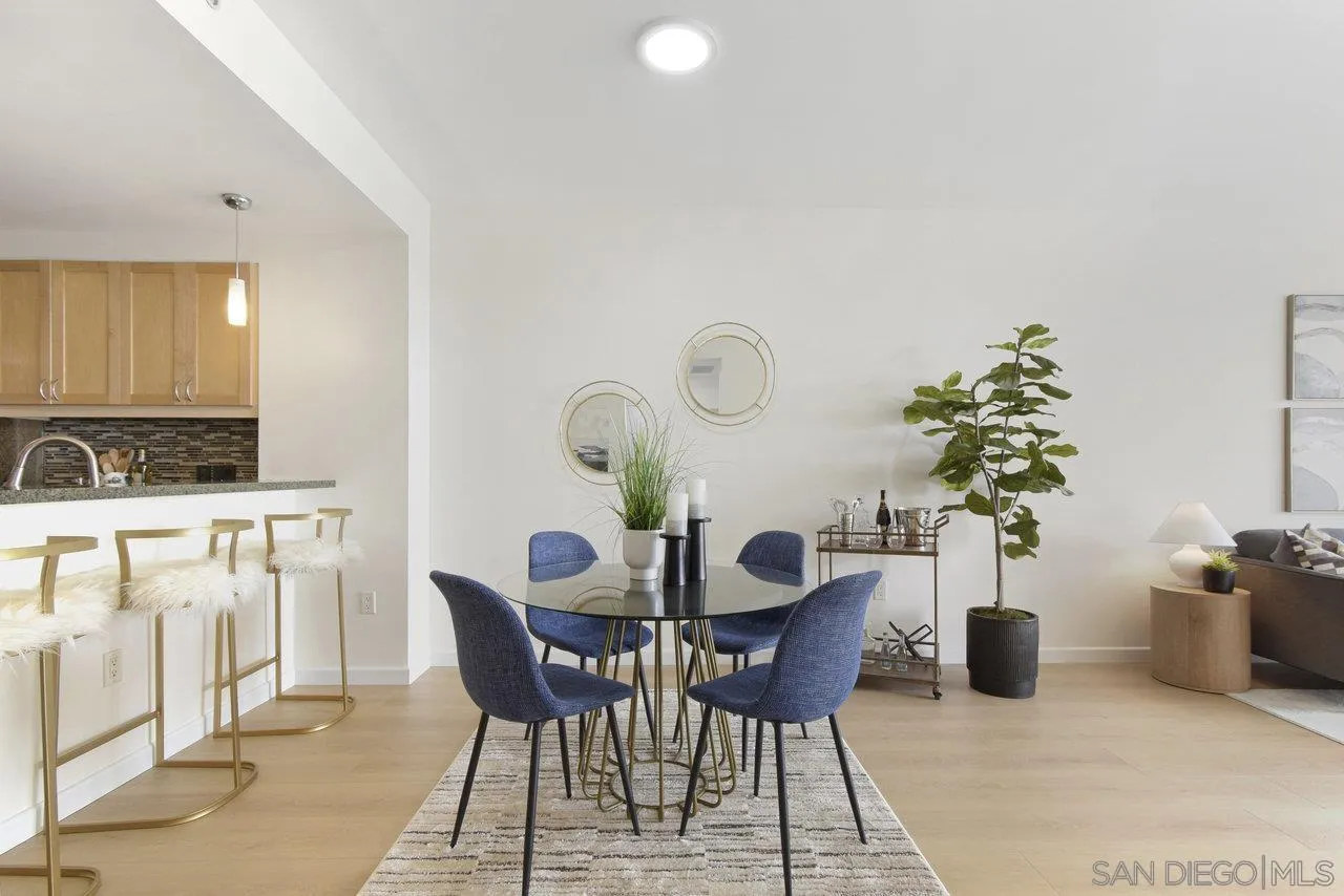 Photo #3: 240015593 Listing 