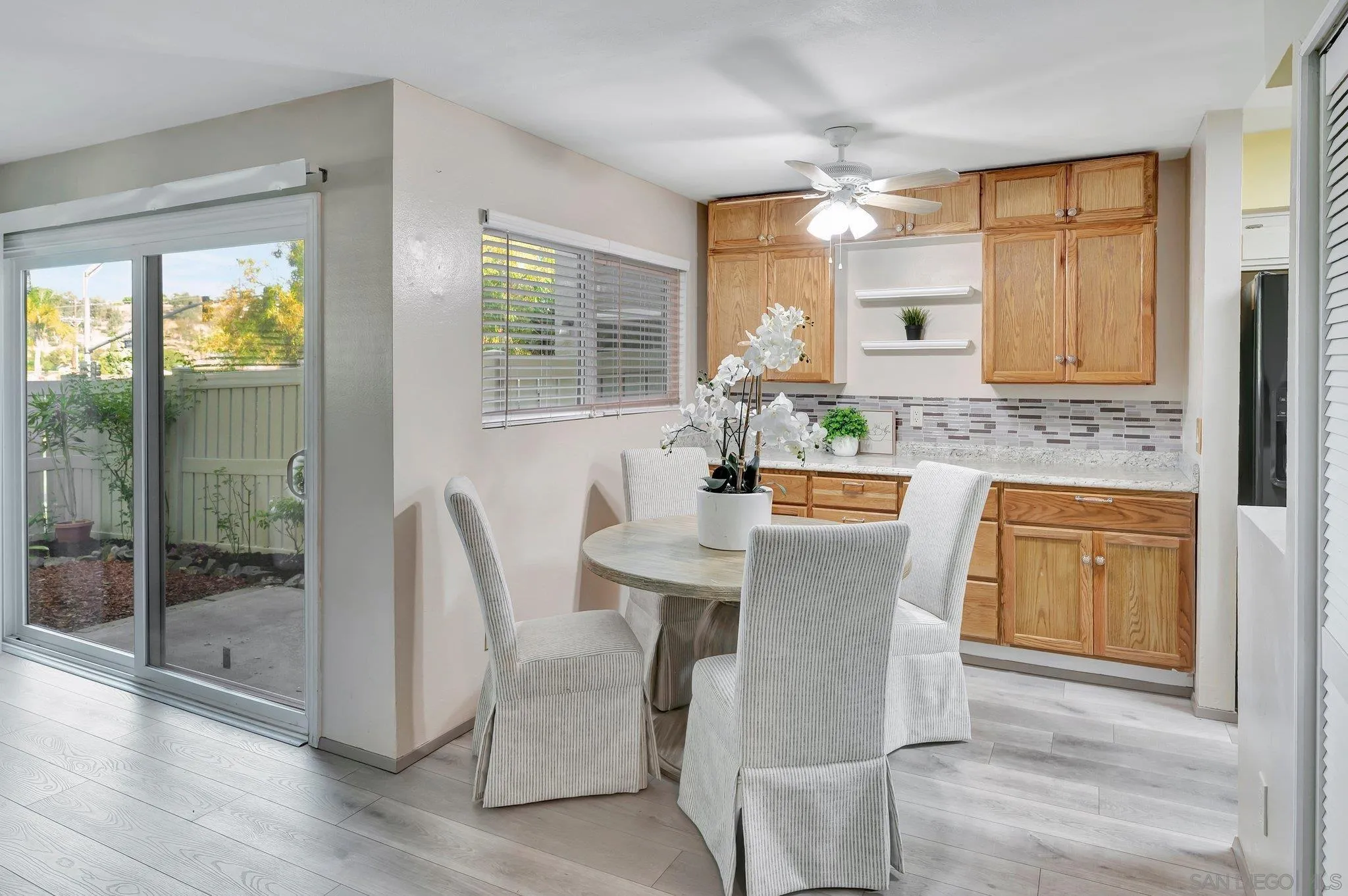 Photo #5: 240015610 Listing 