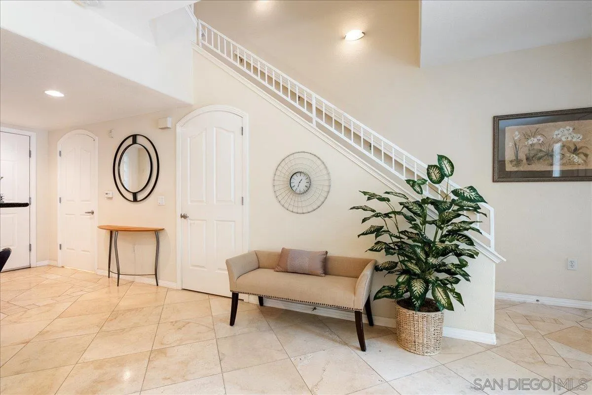 Photo #5: 240015917 Listing 
