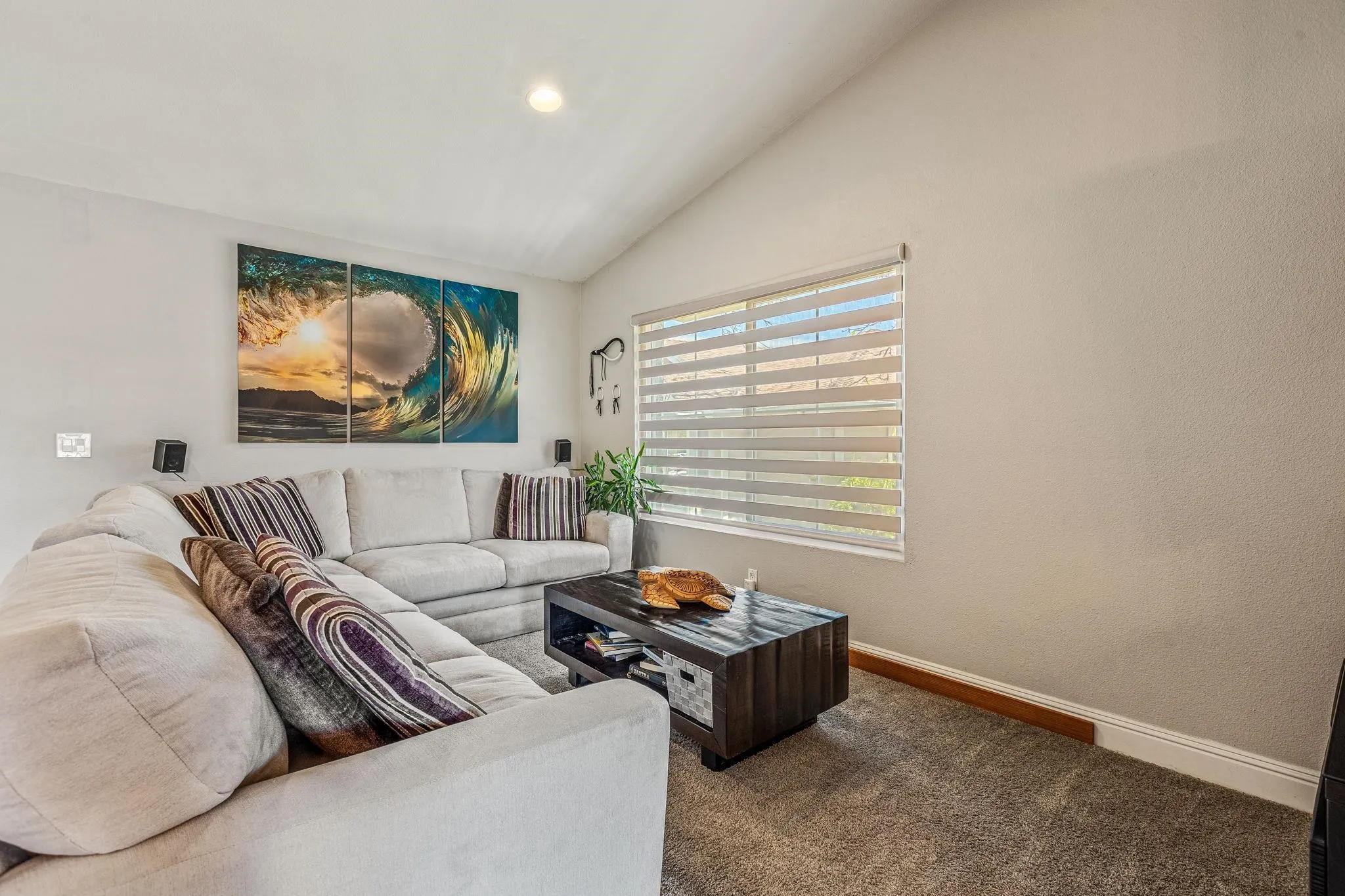 Photo #2: 240015946 Listing 