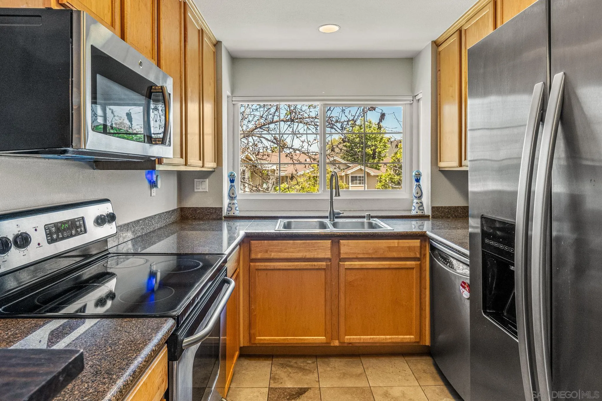 Photo #6: 240015946 Listing 