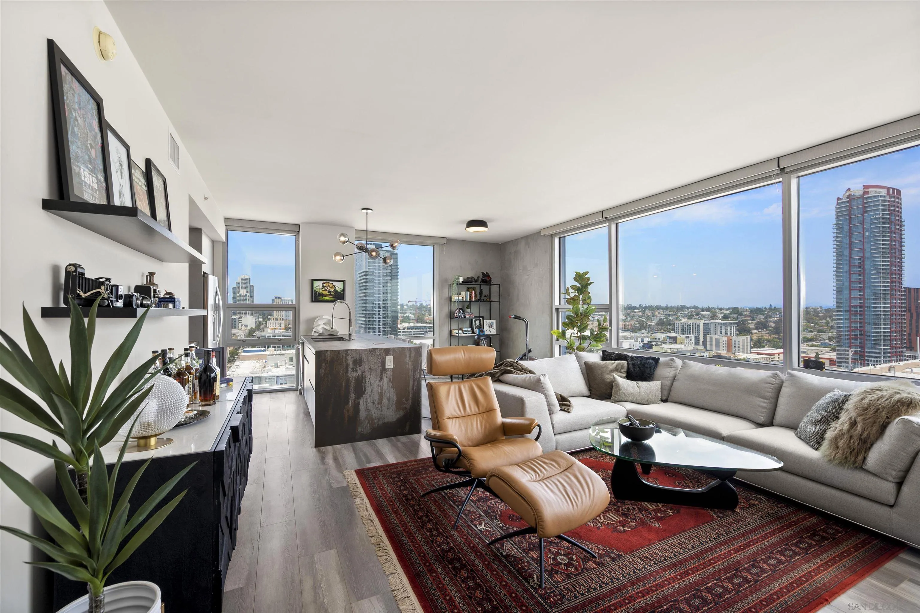 Photo #2: 240016107 Listing 