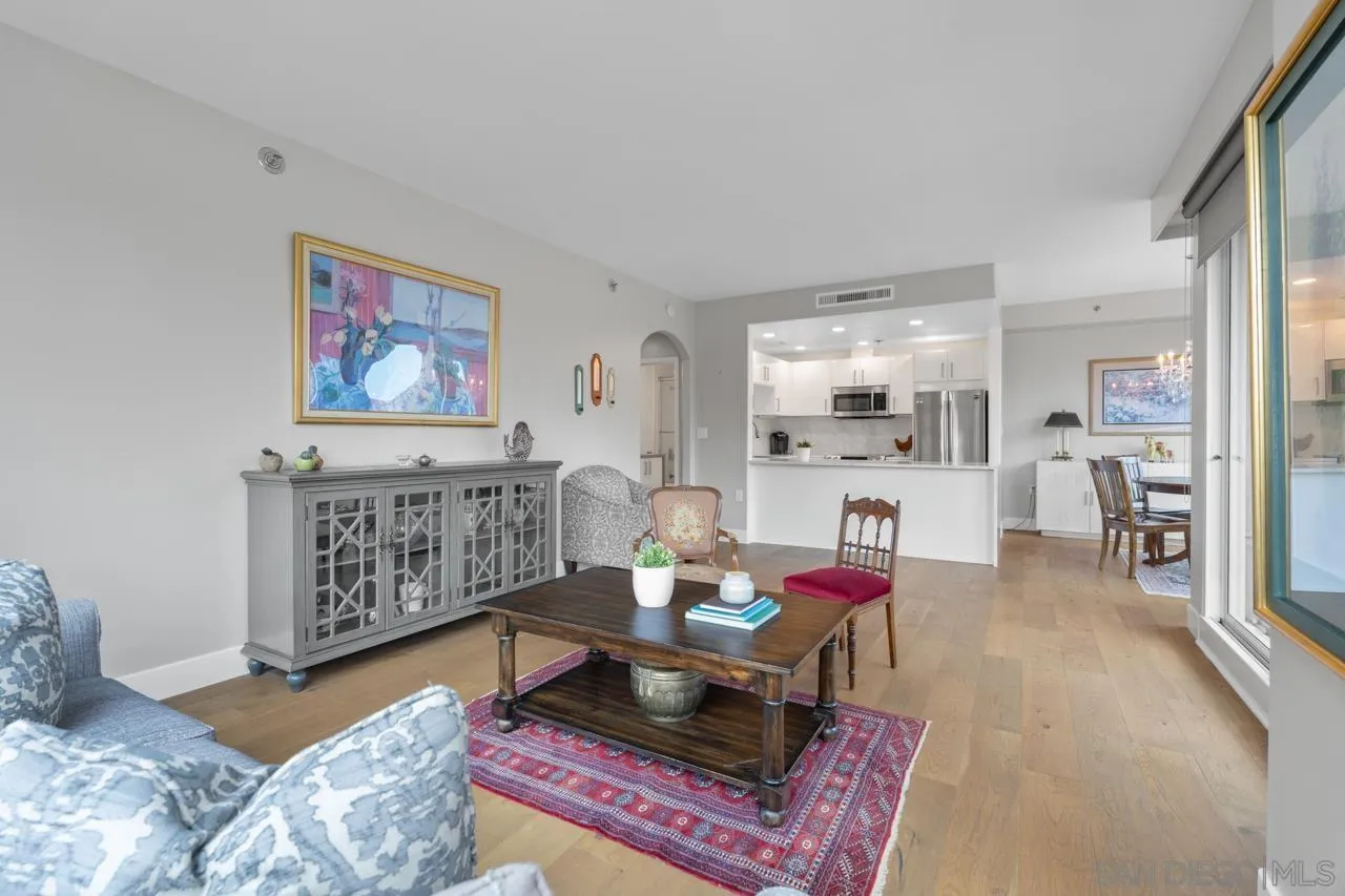 Photo #5: 240016179 Listing 