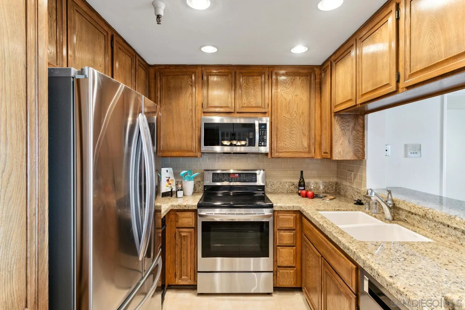 Photo #3: 240016229 Listing 