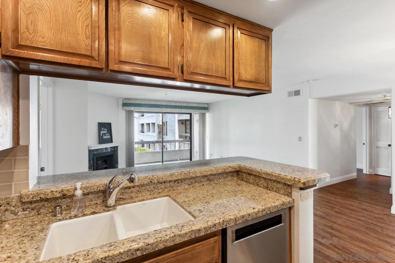 Photo #5: 240016229 Listing 