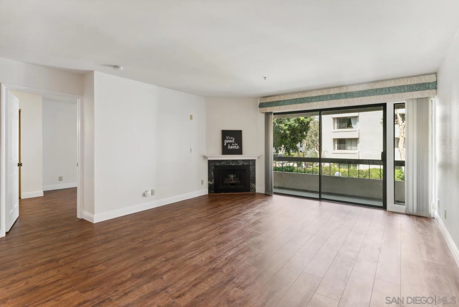 Photo #2: 240016229 Listing 