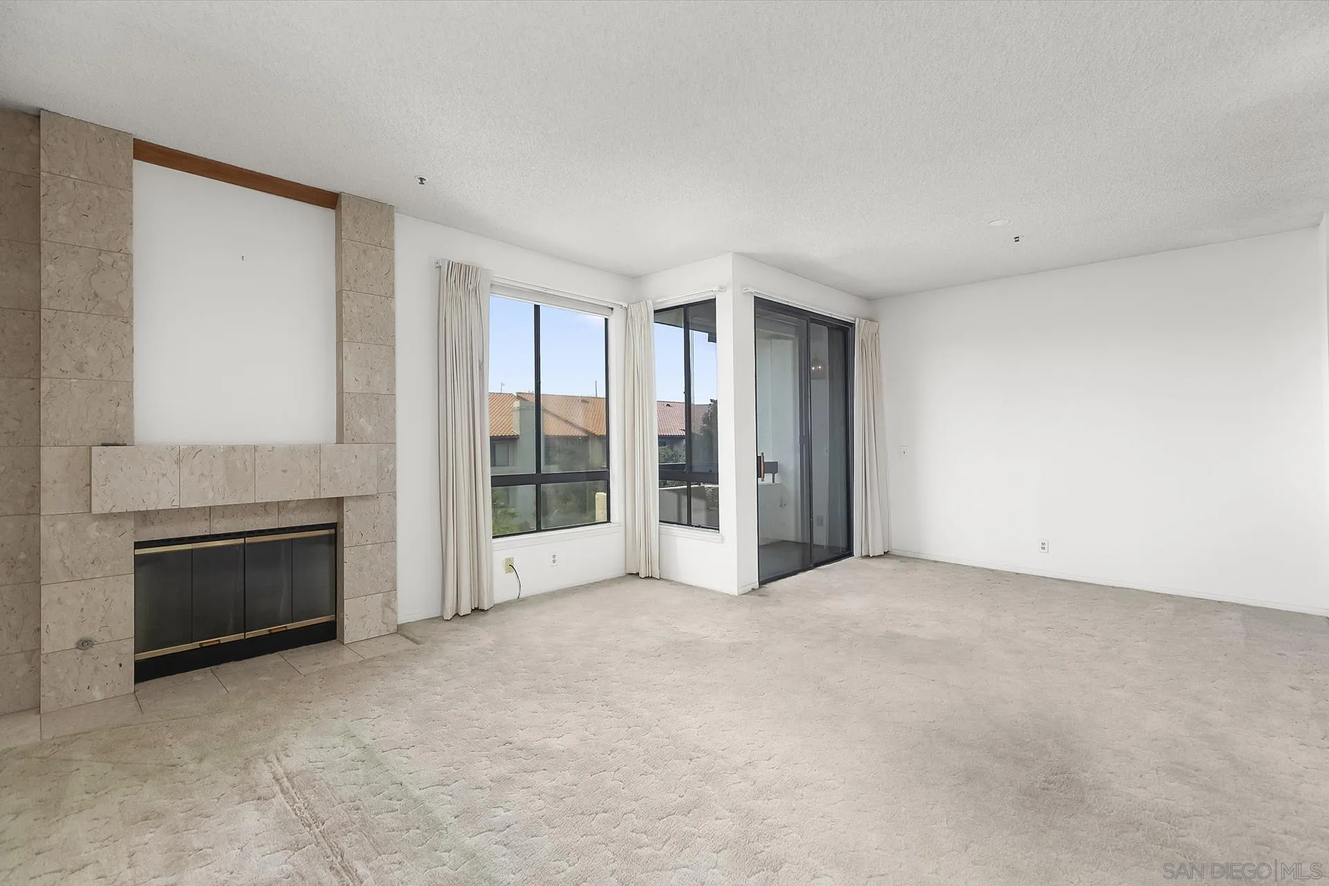Photo #4: 240016250 Listing 